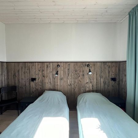 Lemsi Kihnu Sadama Oeoemaja Guesthouse מראה חיצוני תמונה