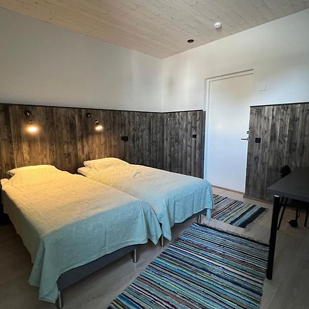Lemsi Kihnu Sadama Oeoemaja Guesthouse מראה חיצוני תמונה