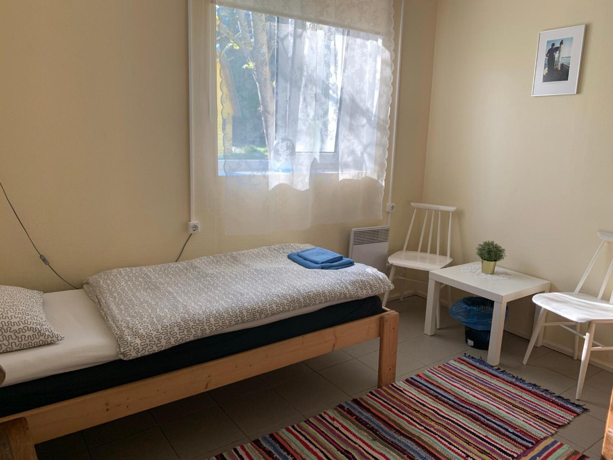 Lemsi Kihnu Sadama Oeoemaja Guesthouse מראה חיצוני תמונה