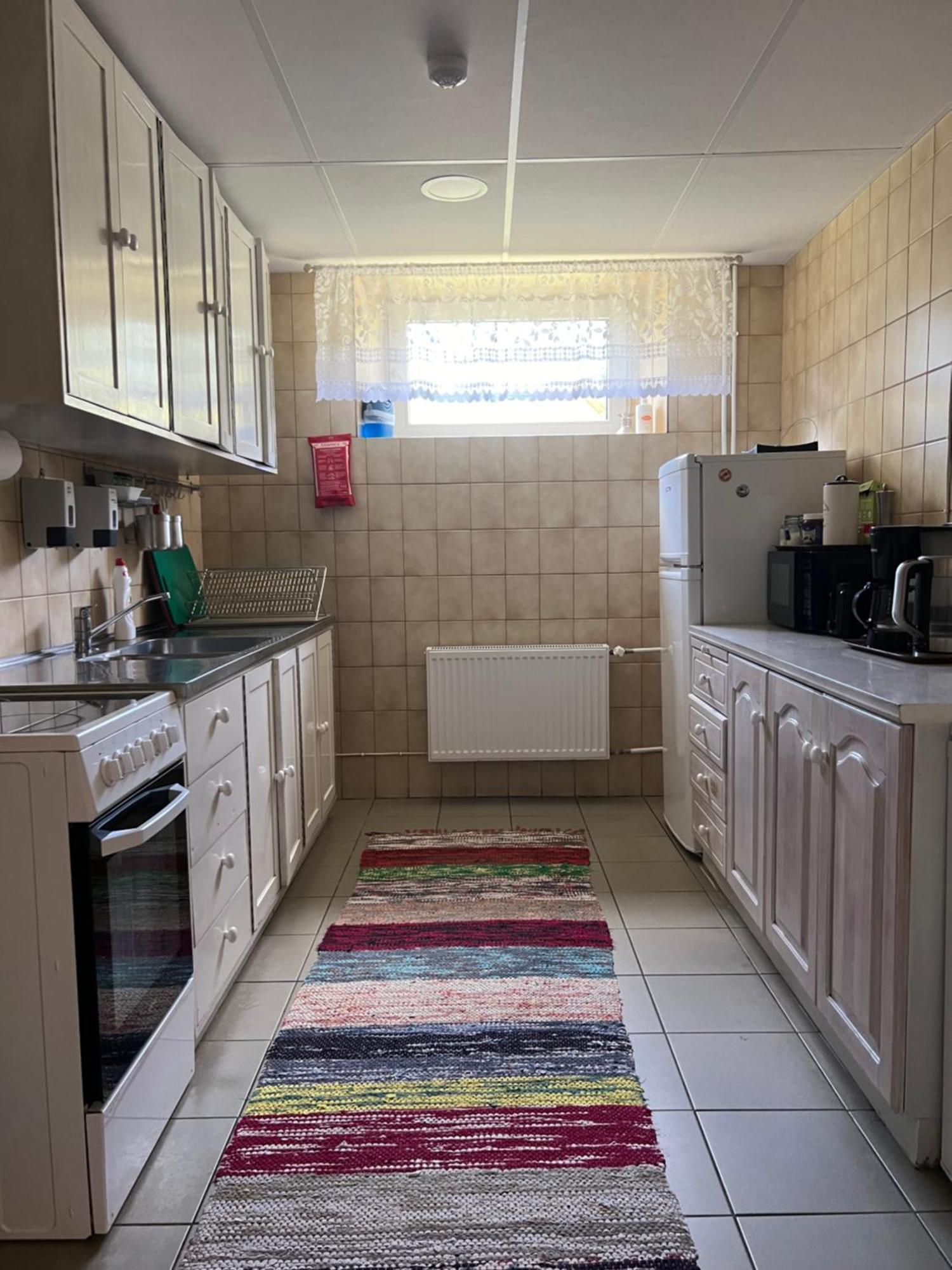 Lemsi Kihnu Sadama Oeoemaja Guesthouse מראה חיצוני תמונה