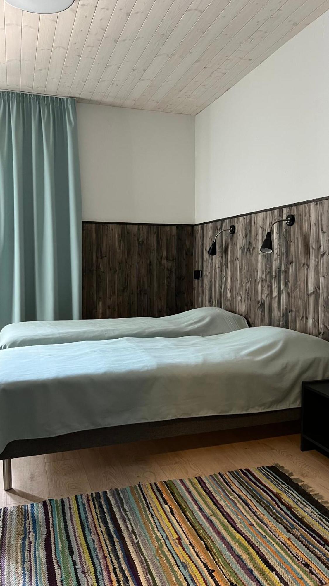 Lemsi Kihnu Sadama Oeoemaja Guesthouse מראה חיצוני תמונה