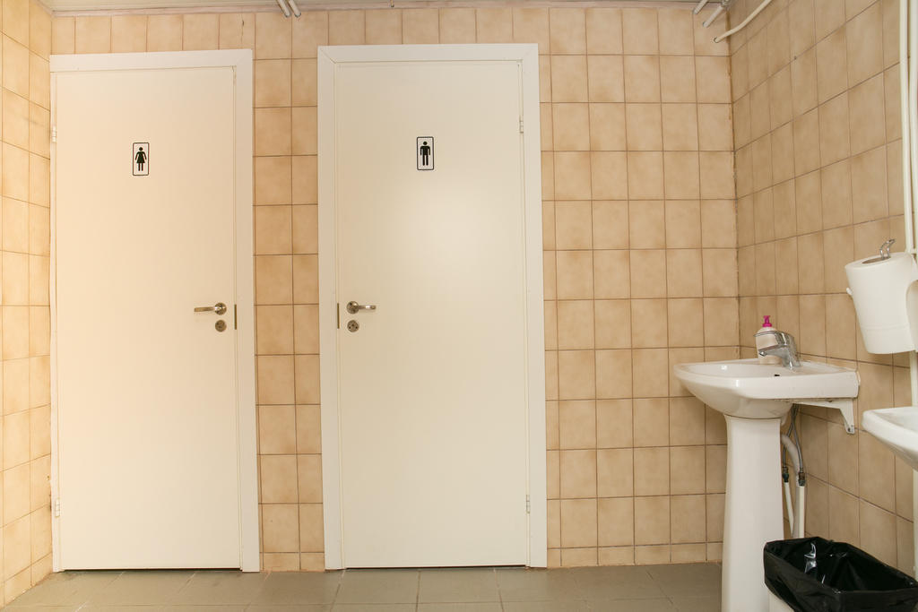 Lemsi Kihnu Sadama Oeoemaja Guesthouse מראה חיצוני תמונה